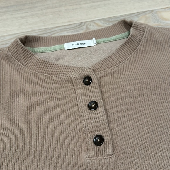 Mod Ref VICI Corley Cotton Ribbed Henley Top - Tan / Size Small - Picture 3 of 8